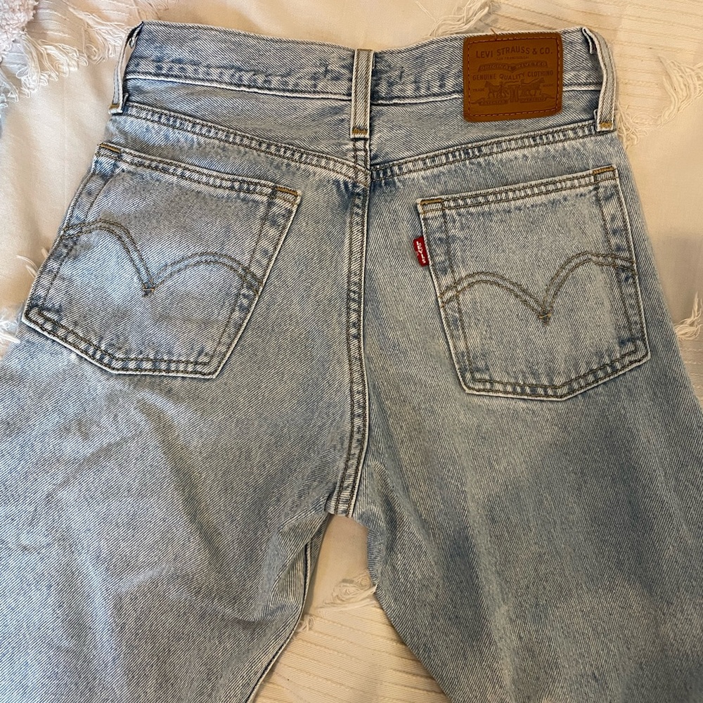 Levi’s Wedgie Straight size 25